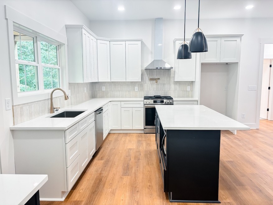 Pending $674,900