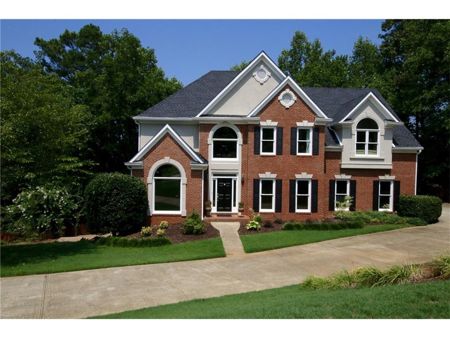 Cul de sac lot with side entry garage.