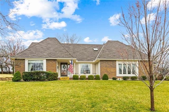 6824 Oakview St, Shawnee, KS 66216 - photo 1