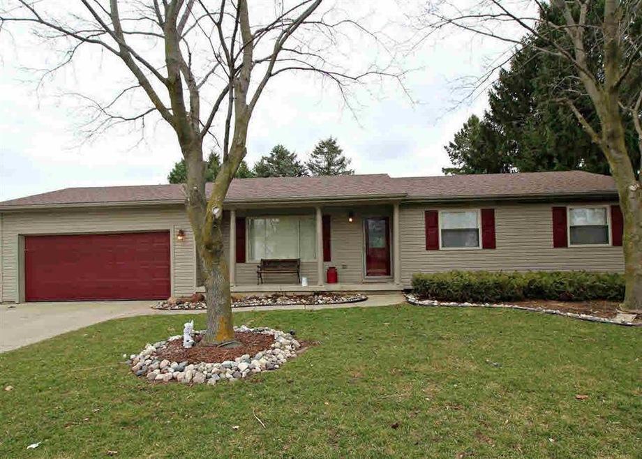 431 Primrose Ln, Flushing, MI 48433 - photo 1