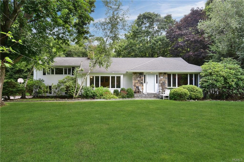 31 Old Farm Rd S, Pleasantville, NY 10570 - photo 1