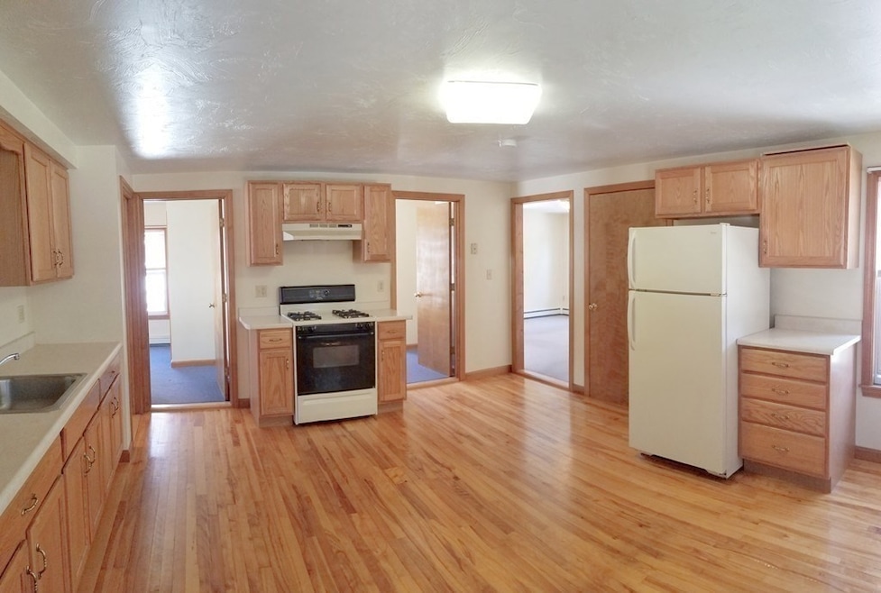 6 Pond St unit 2, Spencer, MA 01562 - photo 1