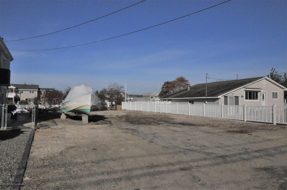 16 Carlyle Dr, Berkeley Township, NJ 08721 - photo 1