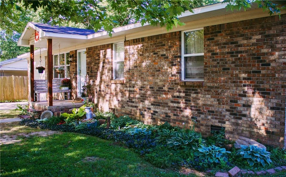 110 S Border St, Prairie Grove, AR 72753 - photo 1