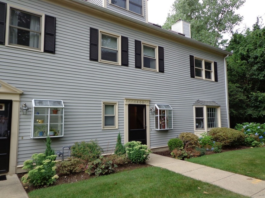 1409 Lagrange St unit 1409, Chestnut Hill, MA 02467 - photo 1