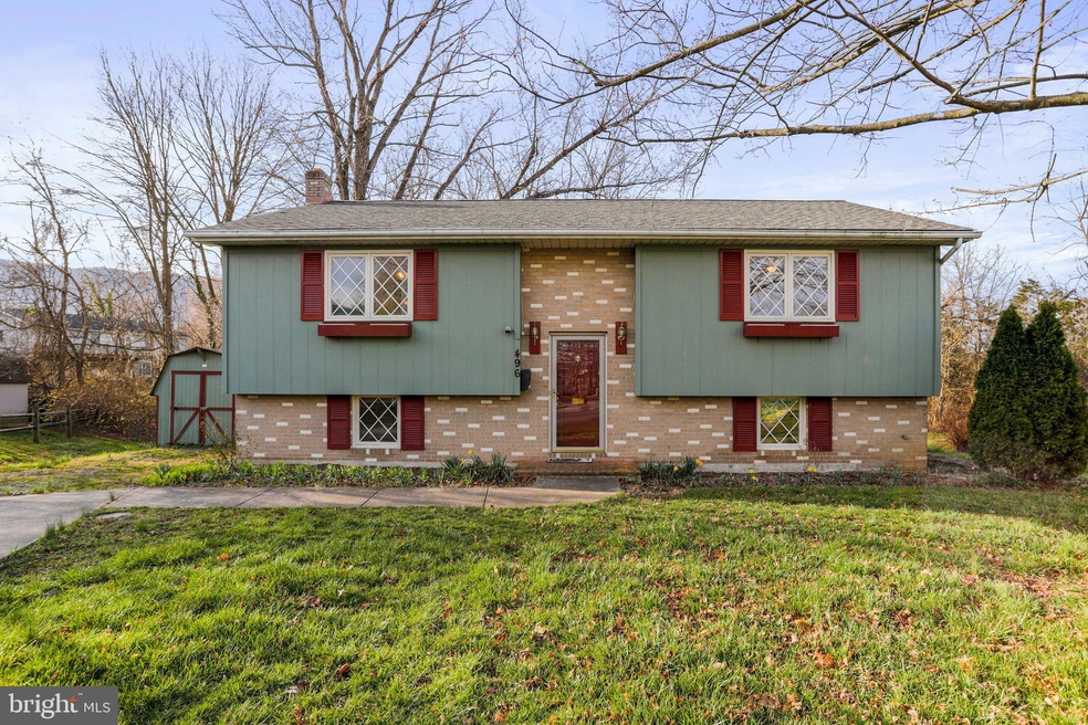 496 Royal Ave, Strasburg, VA 22657 - photo 1