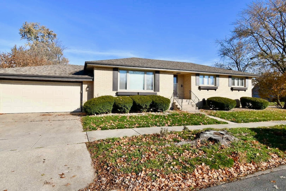 1038 E 167th Place, South Holland, IL 60473 - photo 1