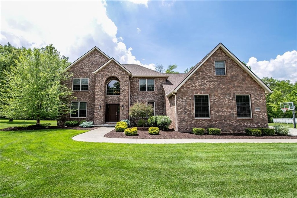 9662 Amberwood Ct, Broadview Heights, OH 44147 - photo 1