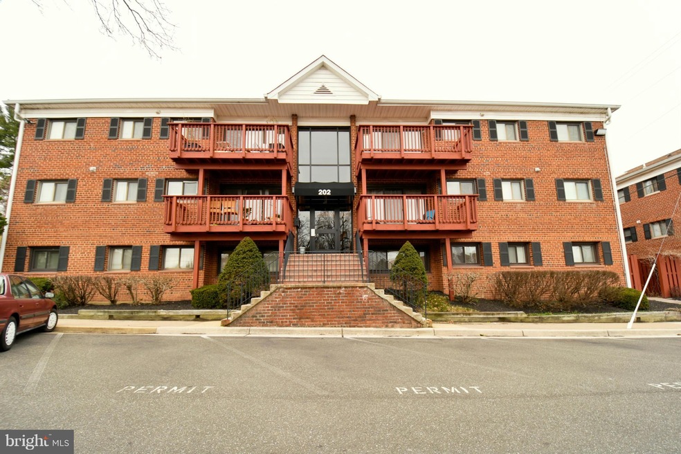 202 Skyhill Rd unit 4, Alexandria, VA 22314 - photo 1