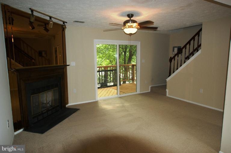 11403 Honeysuckle Ct unit 2, Upper Marlboro, MD 20774 - photo 1