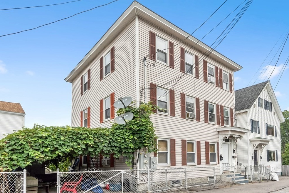 4 Joiners Ct, Lowell, MA 01852 - photo 1