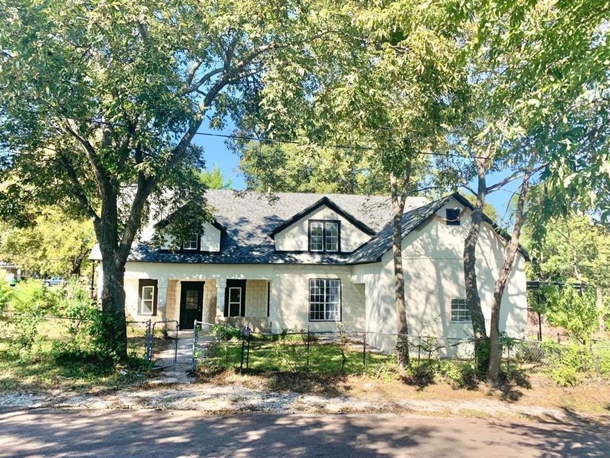 612 W Brady St, Decatur, TX 76234 - photo 1