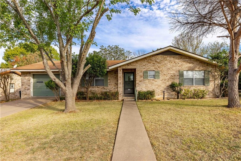 612 Cross Mountain Dr, Fredericksburg, TX 78624 - photo 1