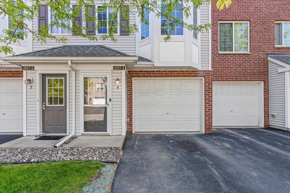 4947 Emmit Dr N unit 4, Hugo, MN 55038 - photo 1