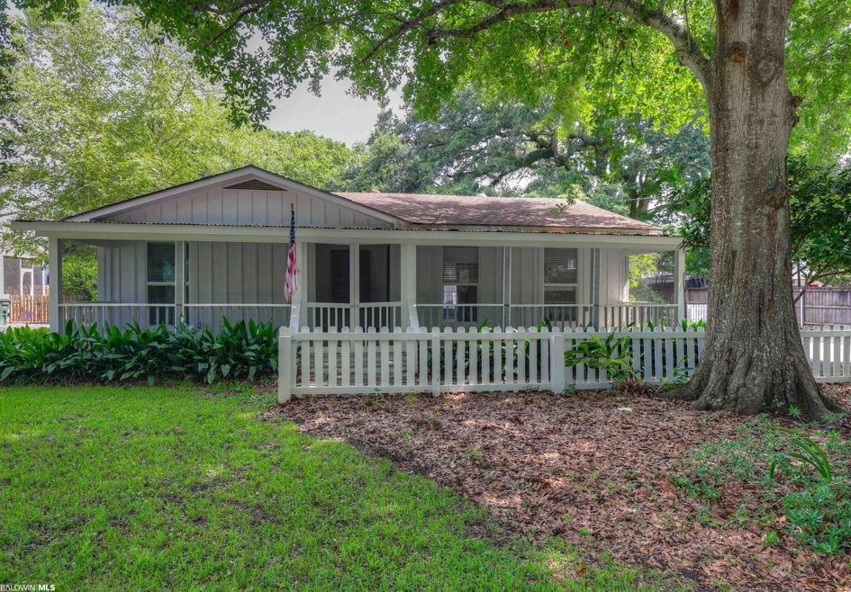 711 Magnolia Ave, Daphne, AL 36526 - photo 1