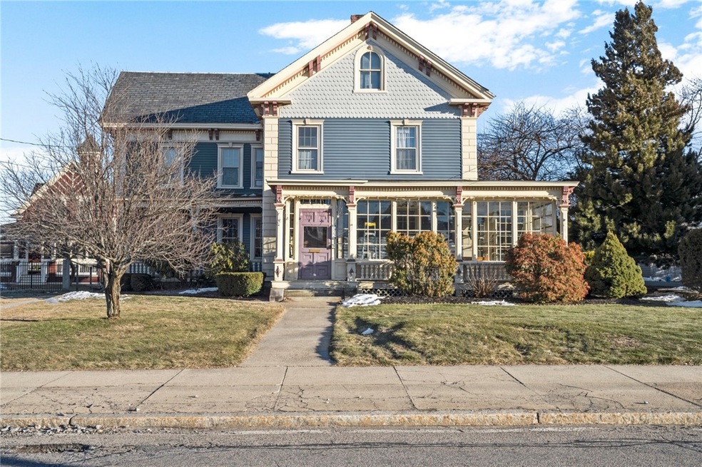 522 S Main St, Woonsocket, RI 02895 - photo 1