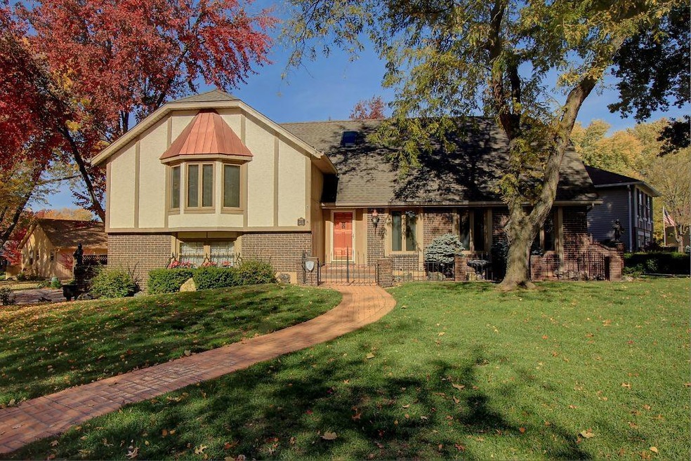 1601 NW Willowbrook Dr, Blue Springs, MO 64015 - photo 1