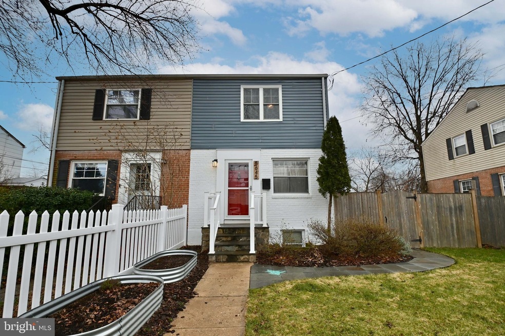 5645 Fenwick Dr, Alexandria, VA 22303 - photo 1