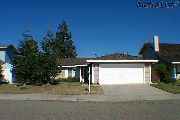 2122 Sugar Pine Dr, Oakdale, CA 95361 - photo 1