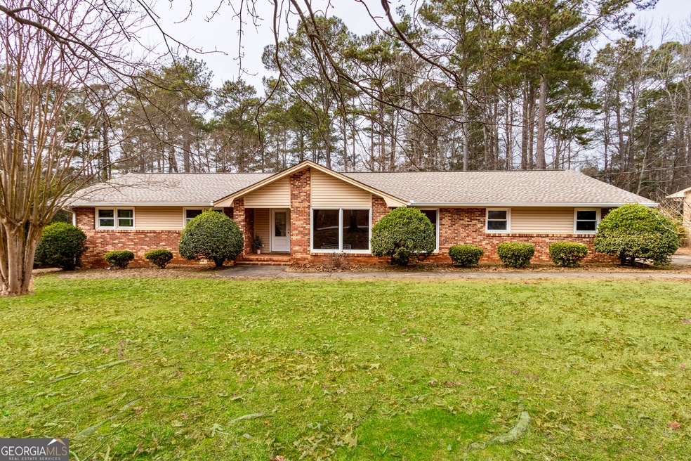 Delightful 70's Ranch style home