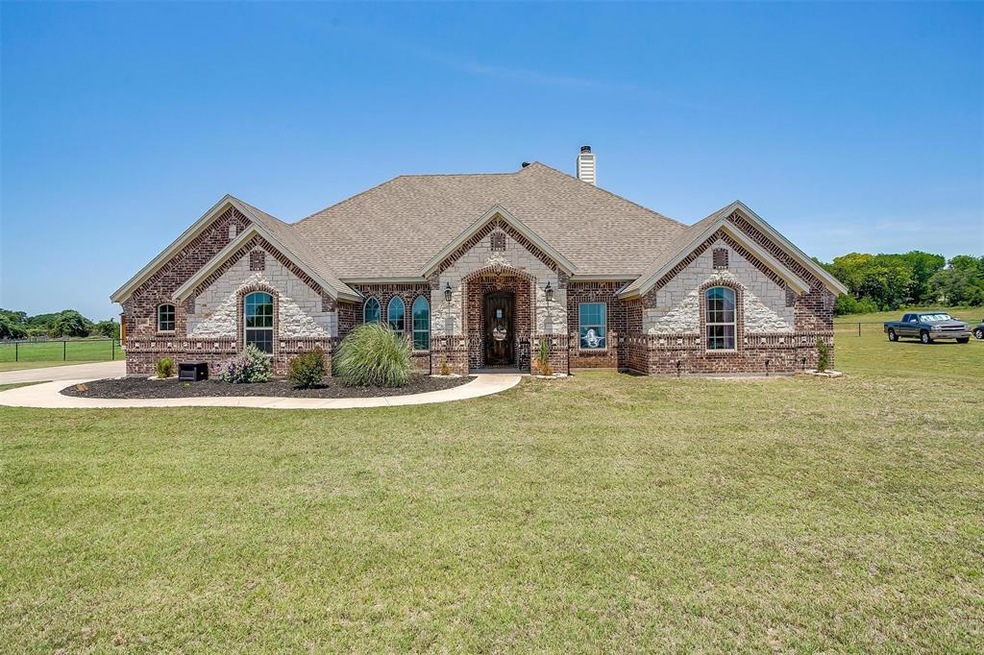108 Bruce Crandall Ct, Weatherford, TX 76088 - photo 1