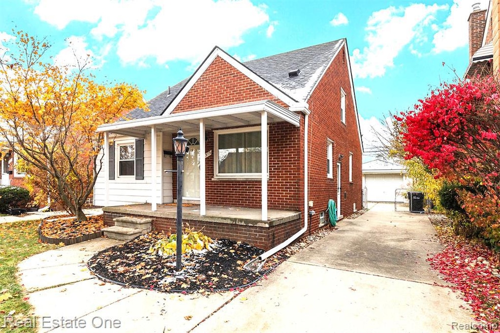 15579 Keppen Ave, Allen Park, MI 48101 - photo 1