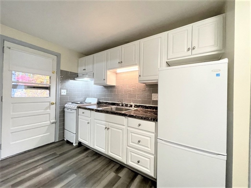 23 Burlington St unit 4, Woburn, MA 01801 - photo 1