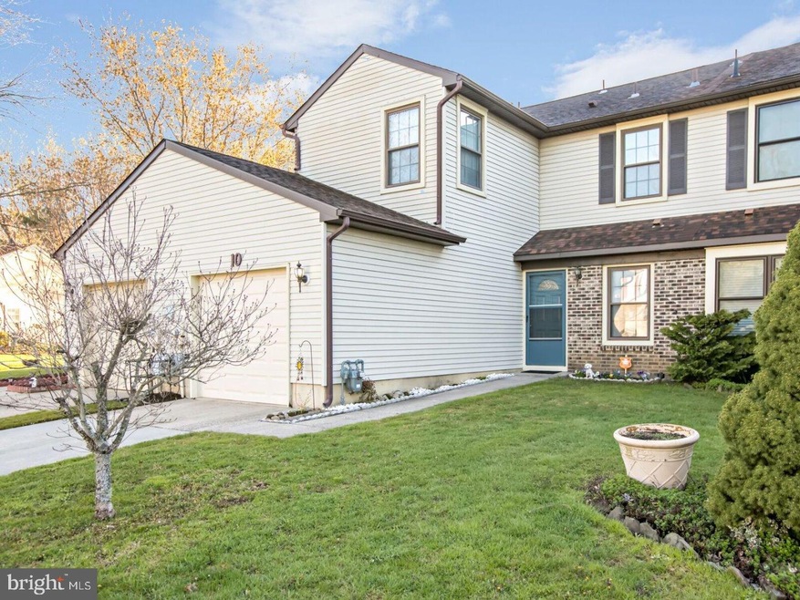 10 E Oleander Dr, Mount Laurel, NJ 08054 - photo 1
