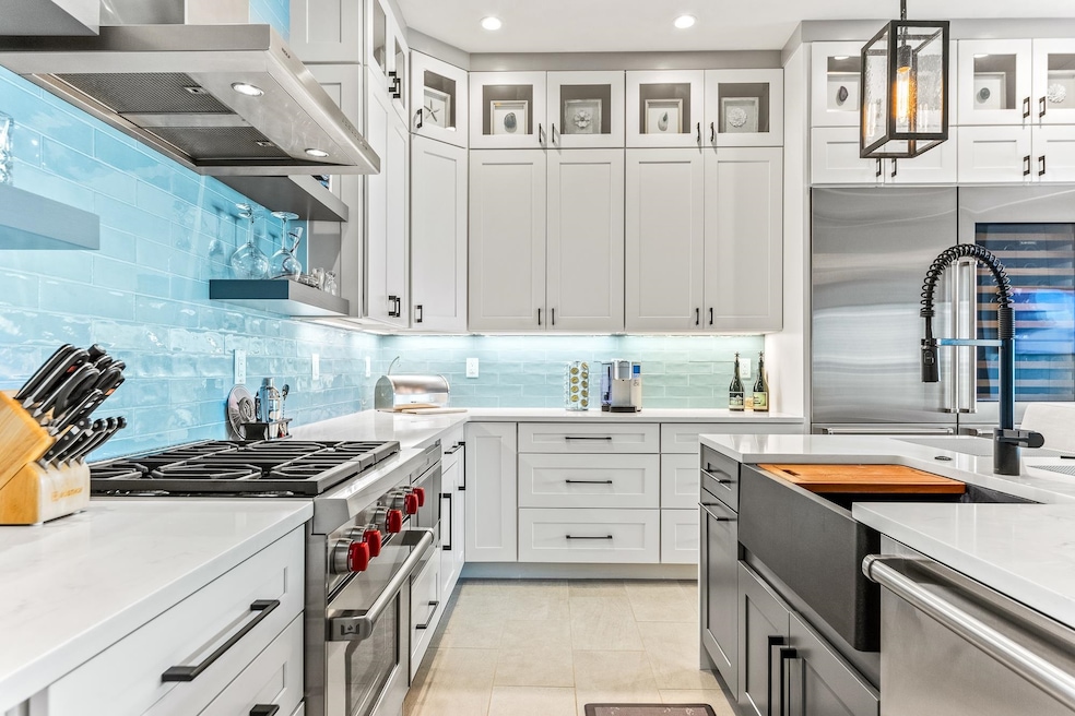 196 Tilton St, Seabrook, NH 03874 - photo 1