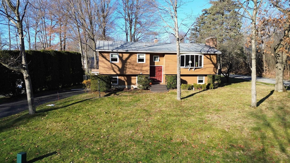 21 Briar Ln, Essex Junction, VT 05452 - photo 1