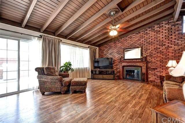 Fantastic Flooring in the spacious Living room wit