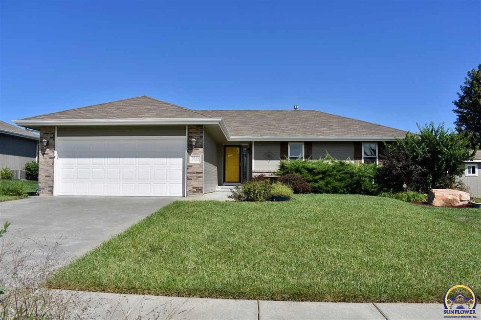 3316 SW 46th St, Topeka, KS 66610 - photo 1