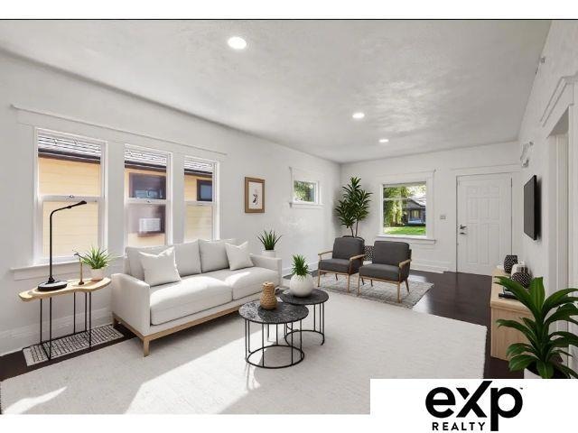 2738 Browne St, Omaha, NE 68111 - photo 1