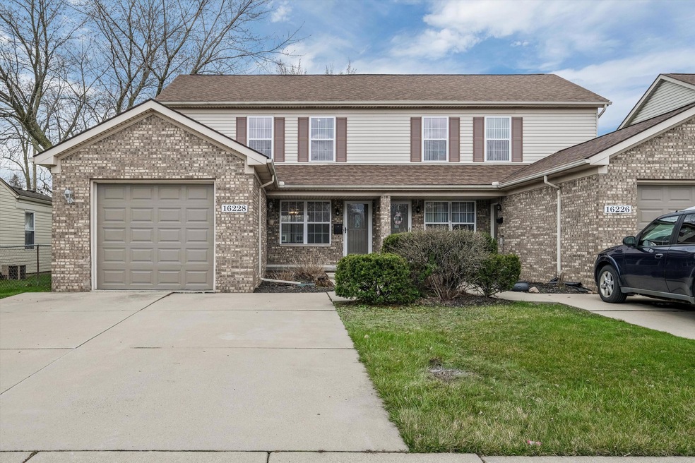 16228 E 11 Mile Rd unit 4, Roseville, MI 48066 - photo 1
