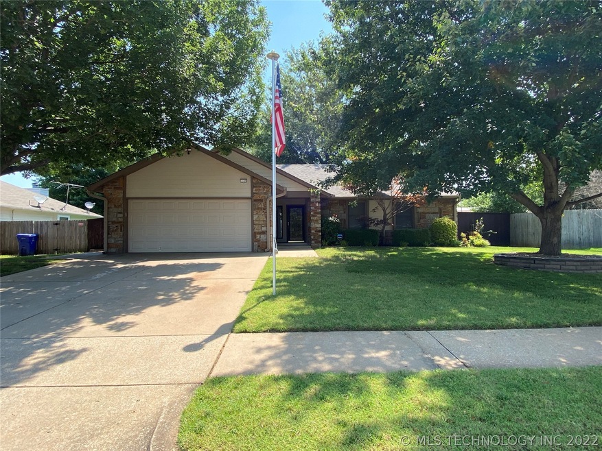 1109 S 33rd St, Broken Arrow, OK 74014 - photo 1