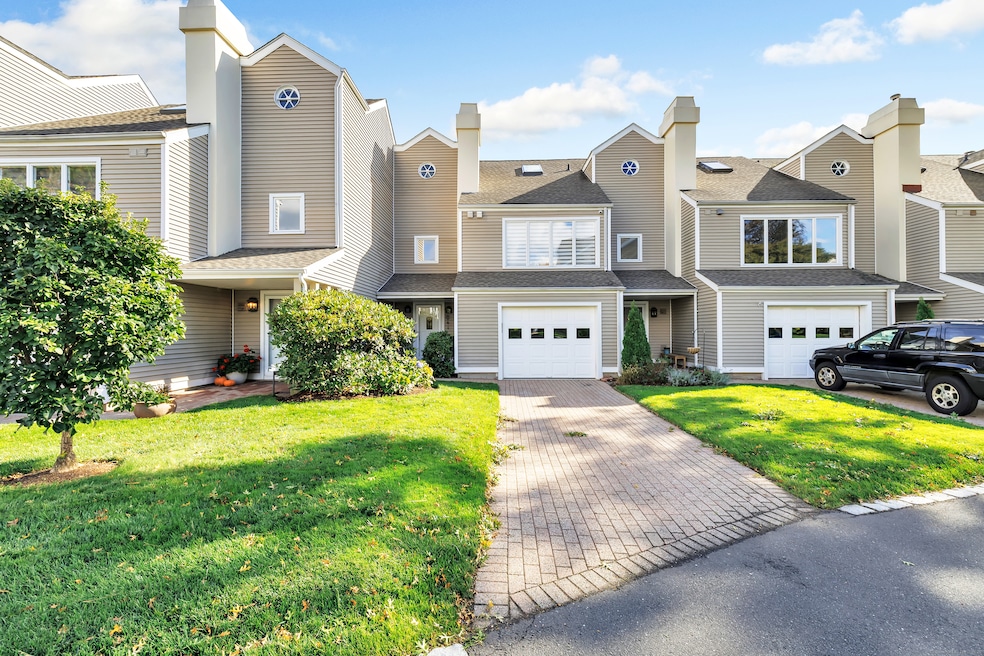 32 Harbour View Place, Stratford, CT 06615 - photo 1