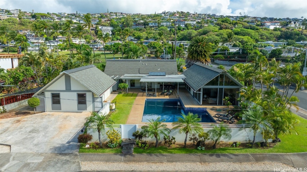 Sold $2,340,000 • Co-Listing Agent