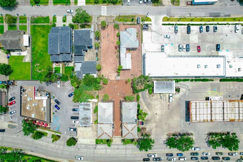 2424 Huldy St, Houston, TX 77019 - photo 1