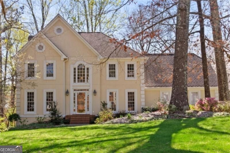Welcome home to 4519 Westcliff Trace in Roswell. H