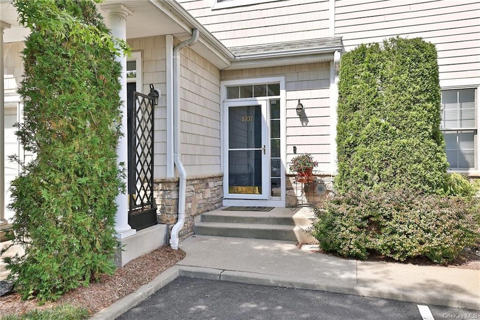 1707 Half Moon Bay Dr, Croton-On-hudson, NY 10520 - photo 1