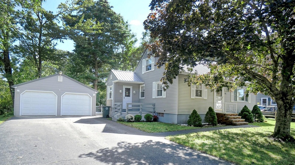 251 East Bridge St (3)