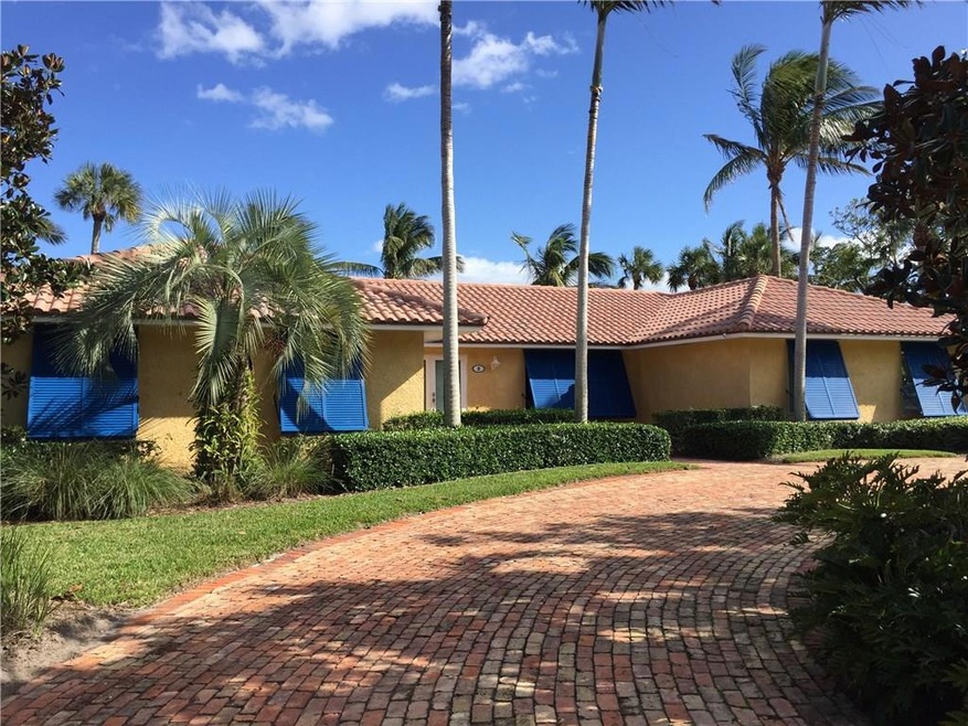covered patio offers plenty of space for relaxing
