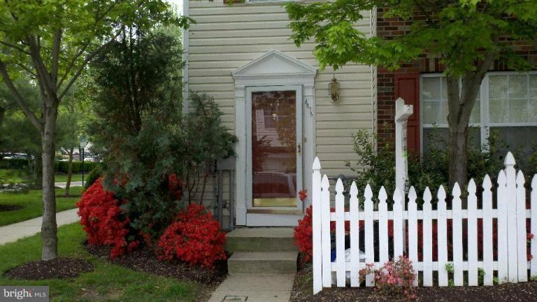 8878 Goose Landing Cir, Columbia, MD 21045 - photo 1