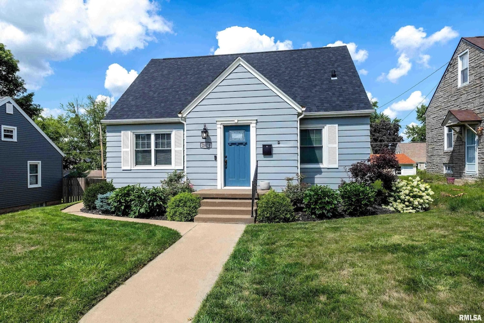 2614 N Howell St, Davenport, IA 52804 - photo 1