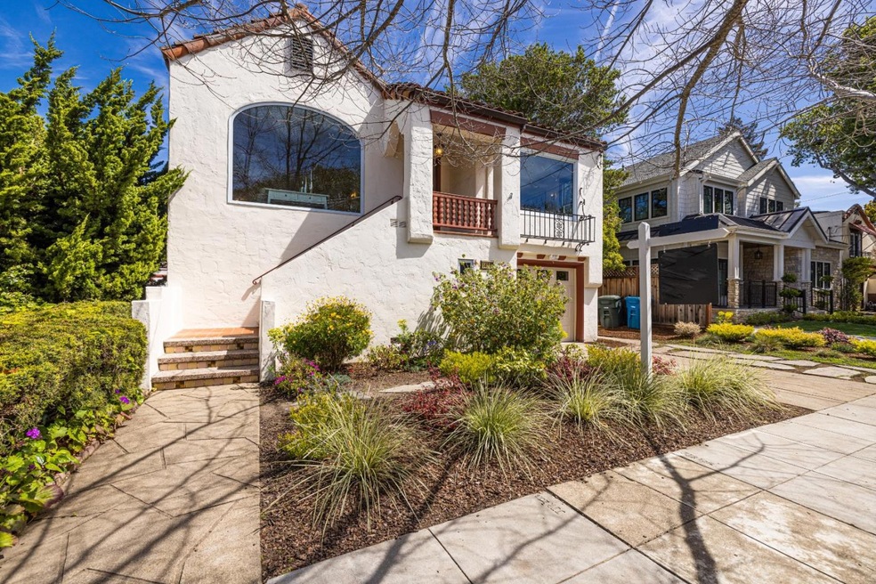 Sold $2,260,000 • Co-Listing Agent