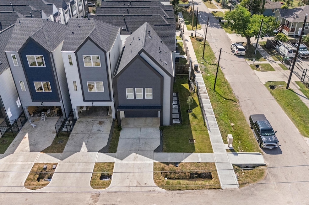 For Sale $389,900 • Co-Listing Agent