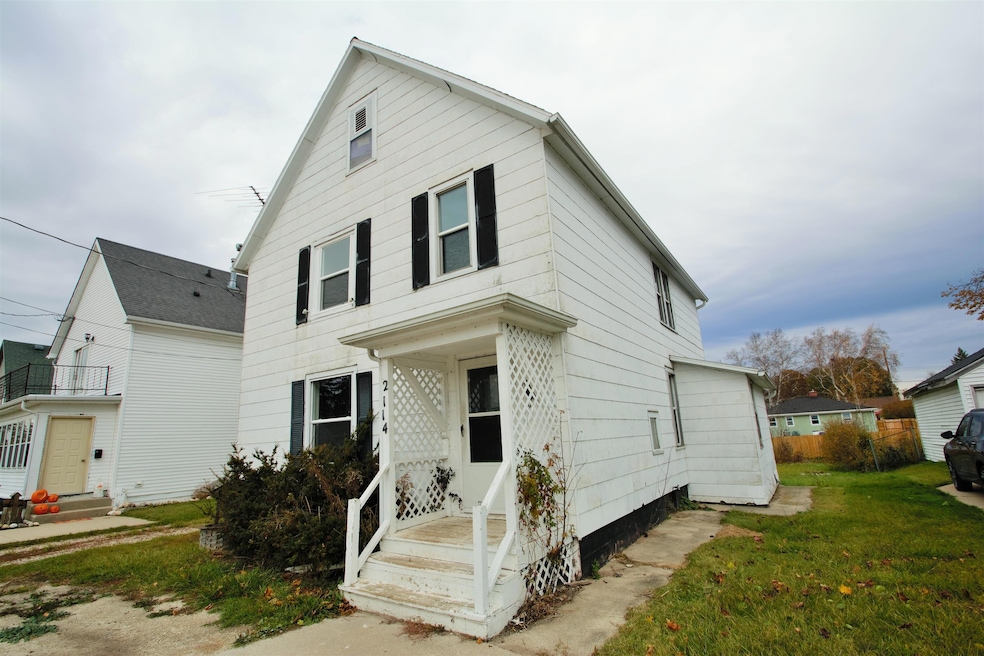 2114 10th St, Two Rivers, WI 54241 - photo 1