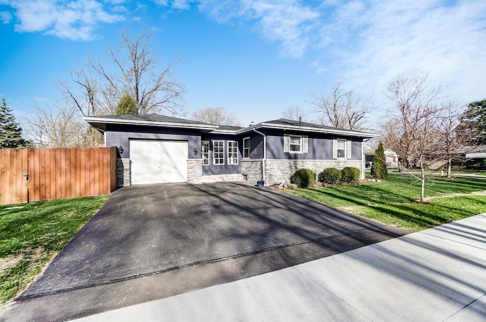 Side view w/expanded driveway