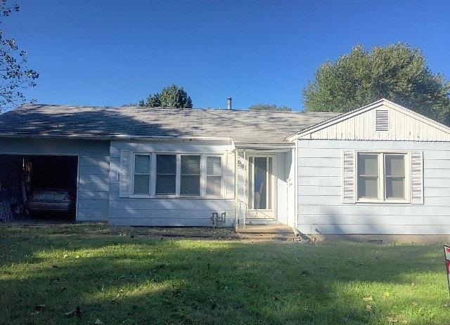 905 NW Zaun Ave, Blue Springs, MO 64015 - photo 1