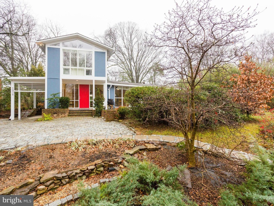 1924 Marthas Rd, Alexandria, VA 22307 - photo 1